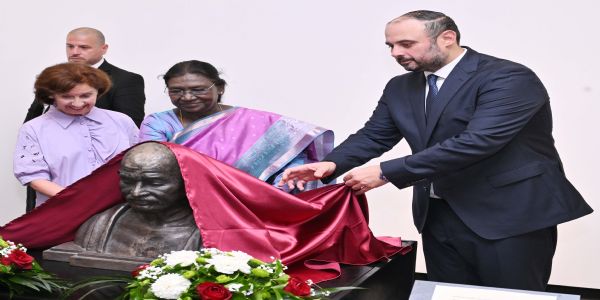 President Murmu Unveils Mahatma Gandhi Statue in Skopje, Says Bapu’s Message More Relevant Than Ever Today