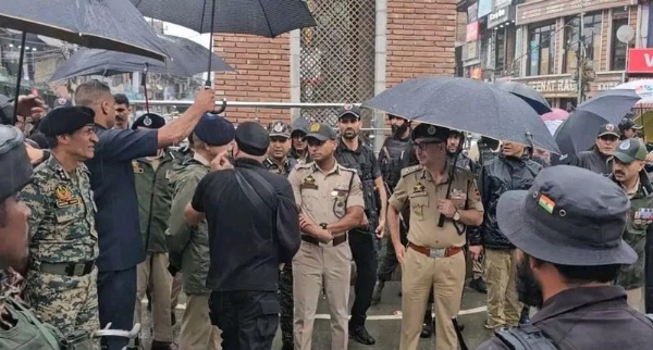 DGP Prabhat, Special DGP S.J.M. Gilani Reach Anantnag’s Lal Chowk, Review Security Situation