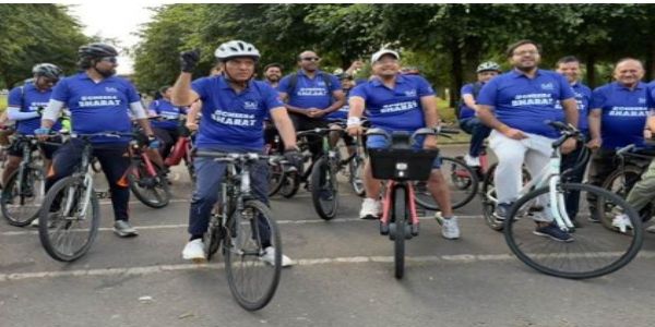 Mansukh Mandaviya Joins Cycle Rally with Indian Community in Glasgow, Spreads Message of Fitness and Healthy Lifestyle