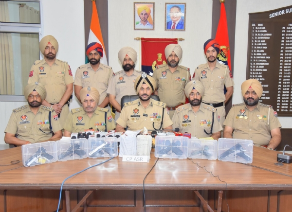 Sharing operational details, CP Amritsar Gurpreet Singh Bhullar