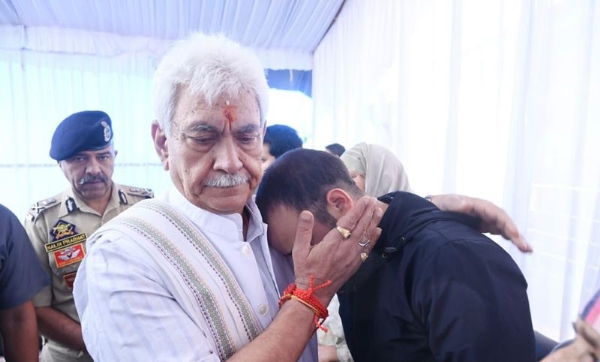 LG Visits Family Of Martyred Head Constable Ashiq Hussain Qureshi; Pays Tribute To Supreme Sacrifice LG Visits Family Of Martyred Head Constable Ashiq Hussain Qureshi; Pays Tribute To Supreme Sacrifice