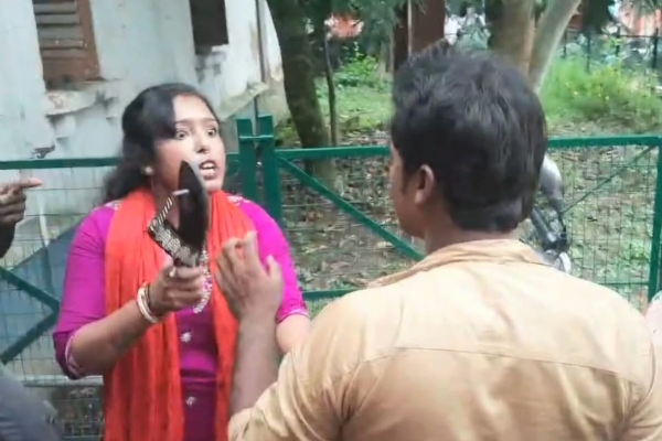 Woman Thrashes Alleged Eve-Teaser with Slipper