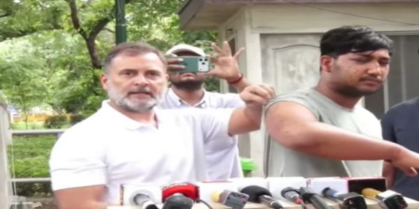 Rahul Gandhi Presents Injured Student, Says Government Must Take Responsibility for Alleged Police Excesses