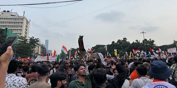 Violent Clashes Erupt During NEET Paper Leak Protest in Kolkata, Several Journalists Allegedly Attacked