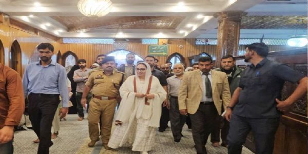 Andrabi visits Makhdoom Sahib, assesses Urs arrangements