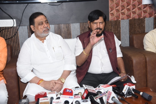 Union Minister addressing a press conference at VVIP Guest House in Lucknow Union Minister addressing a press conference at VVIP Guest House in Lucknow