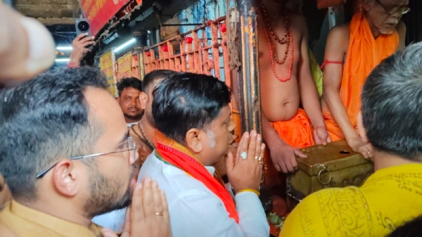 Union Minister Sukanta Majumdar offering Puja