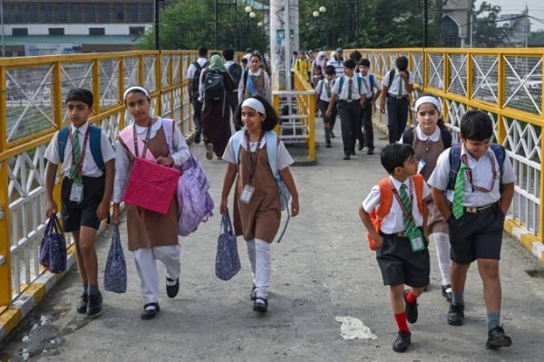 Kashmir Schools Reopen After 20 Days