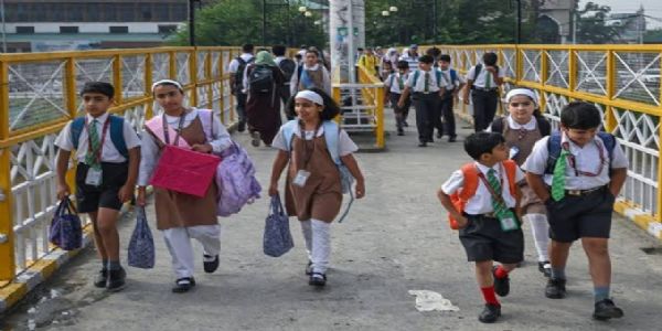Kashmir Schools Reopen After 20 Days