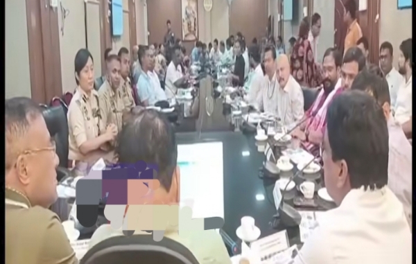 Image of the Central Team Reviewing the Flood Damage in Upper Assam.