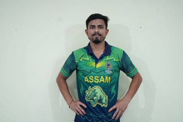 असम के बल्लेबाज डेनिश दास की तस्वीर, जिनका दलीप ट्रॉफी के लिए ईस्ट ज़ोन टीम में चयन हुआ।
