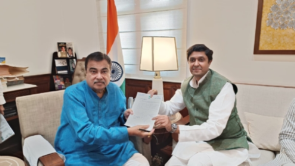 MP Ujjwal Raman Singh met with Union Road and Transport Minister Nitin Gadkari in Delhi MP Ujjwal Raman Singh met with Union Road and Transport Minister Nitin Gadkari in Delhi