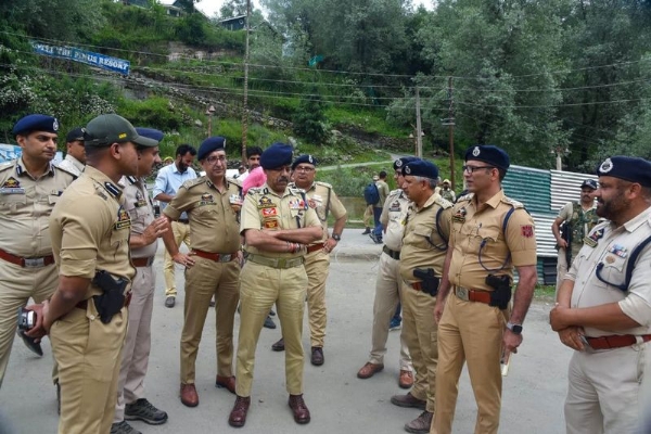 DGP Reviews Security At Pahalgam, Calls For Maximum Vigilance And Seamless Coordination DGP Reviews Security At Pahalgam, Calls For Maximum Vigilance And Seamless Coordination