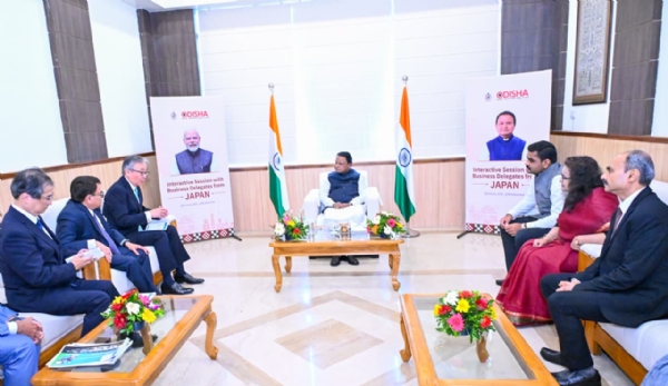 Chief Minister Mohan Charan Majhi in discussion with Japanese business delegations.