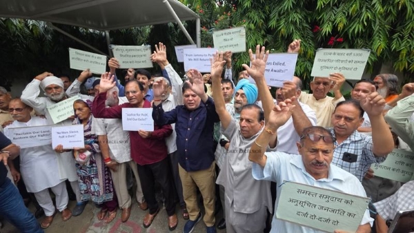 Displaced PoJK People Stage Anti-Pak Protests In Jammu, Seek Liberation Of Occupied Territory