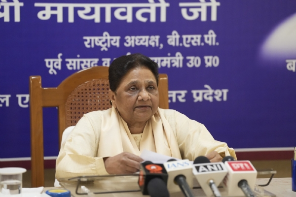 Mayawati in a press conference held at her residence on Mall Avenue