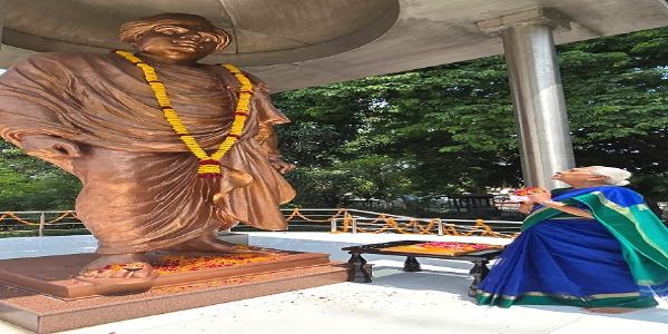 Integrating Swami Vivekananda