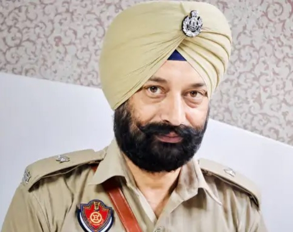 ਹੁਸ਼ਿਆਰਪੁਰ ਦੀ ਕੇਂਦਰੀ ਜੇਲ੍ਹ ਦੇ ਡਿਪਟੀ ਸੁਪਰਡੈਂਟ ਹਰਭਜਨ ਸਿੰਘ ਦੀ ਫਾਈਲ ਫੋਟੋ। ਹੁਸ਼ਿਆਰਪੁਰ ਦੀ ਕੇਂਦਰੀ ਜੇਲ੍ਹ ਦੇ ਡਿਪਟੀ ਸੁਪਰਡੈਂਟ ਹਰਭਜਨ ਸਿੰਘ ਦੀ ਫਾਈਲ ਫੋਟੋ।