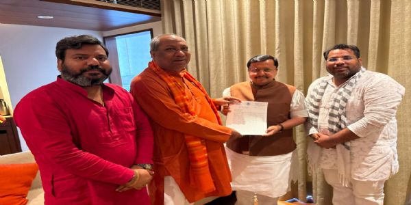 Nishad Party chief apprises BJP Prez of issues concerning fishermen community
