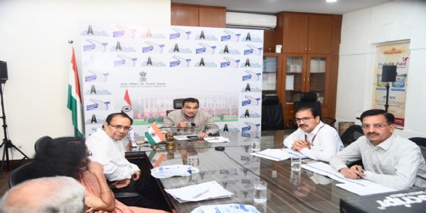 Gadkari Reviews Progress of Multimodal Logistics Parks and Ropeway Projects, Stresses Timely Execution