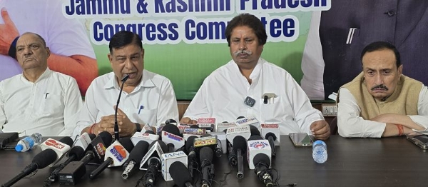 Senior Cong leaders Raman Bhalla, Ravinder Sharma, Mula Ram, Ved Mahajan and others during press conference in Jammu