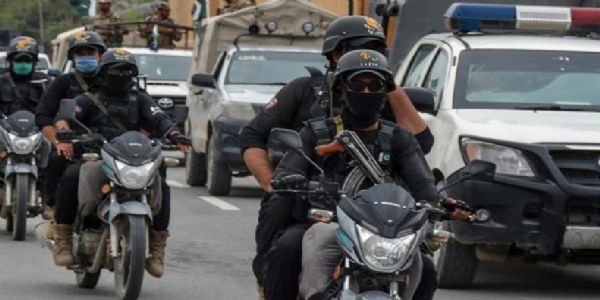 Pakistan Launches Military Operation Against Baloch Rebels in Panjgur; Explosions Reported, Police Weapons Looted in Quetta