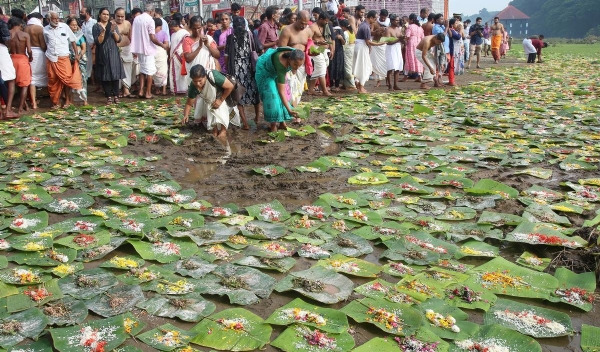 Aluva - Karkidaka Vavu Bali