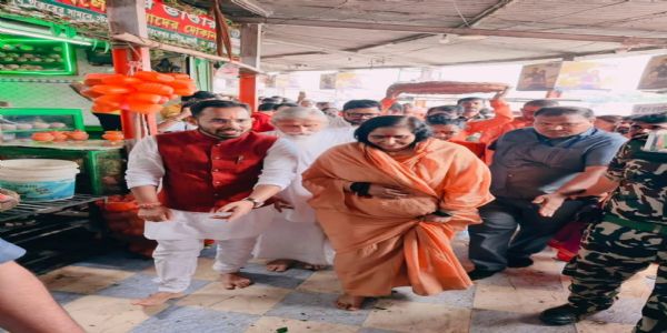 Sadhvi Ritambhara visits Tarakeswar, delivers spiritual message