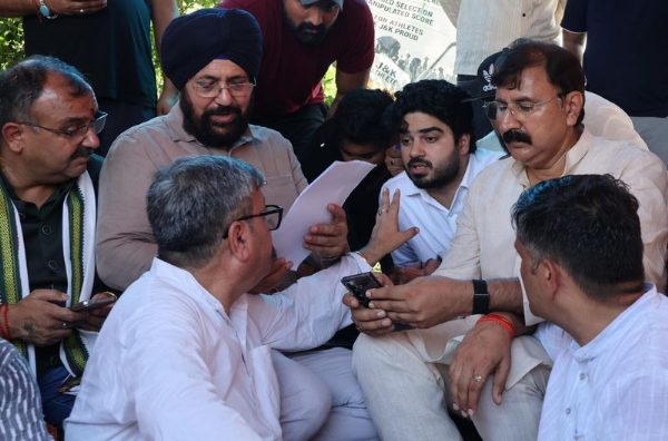 J&K BJP Demands High-Level Probe, Backs Agitating Players
