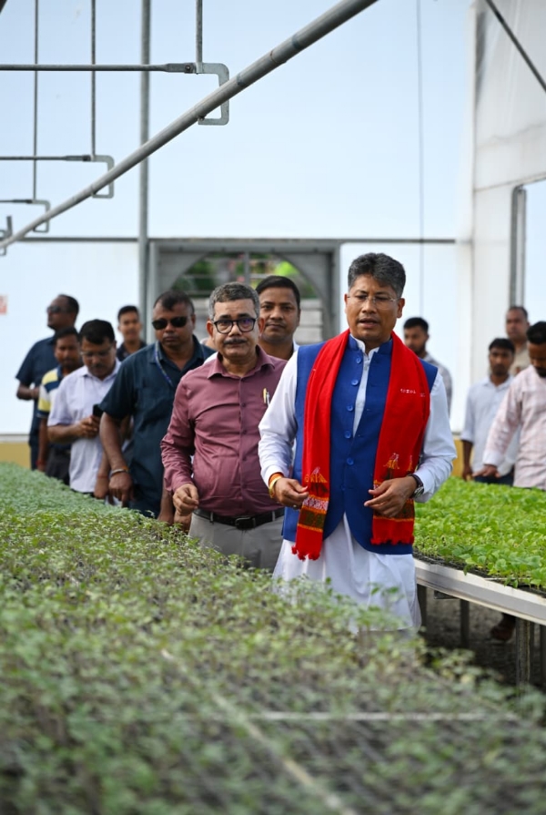 Agriculture Minister Pijush Hazarika Visiting Centre of Excellence at Khetr.i