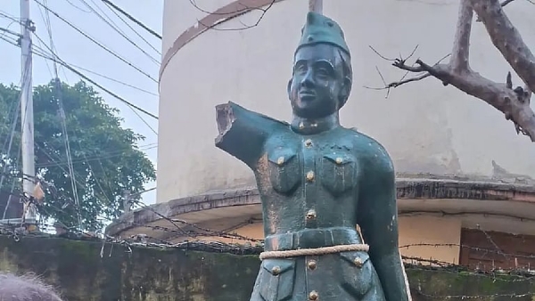 Netaji statue broken