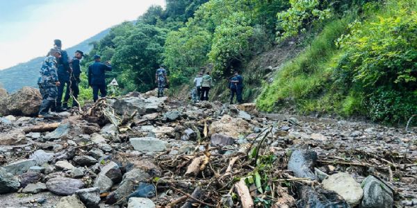 Heavy Rain Blocks Nepal’s Mid-Hill Highway, Thousands of Passengers Stranded