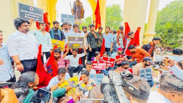 ABVP karyakaratas staged a protest in Lucknow on Thursday