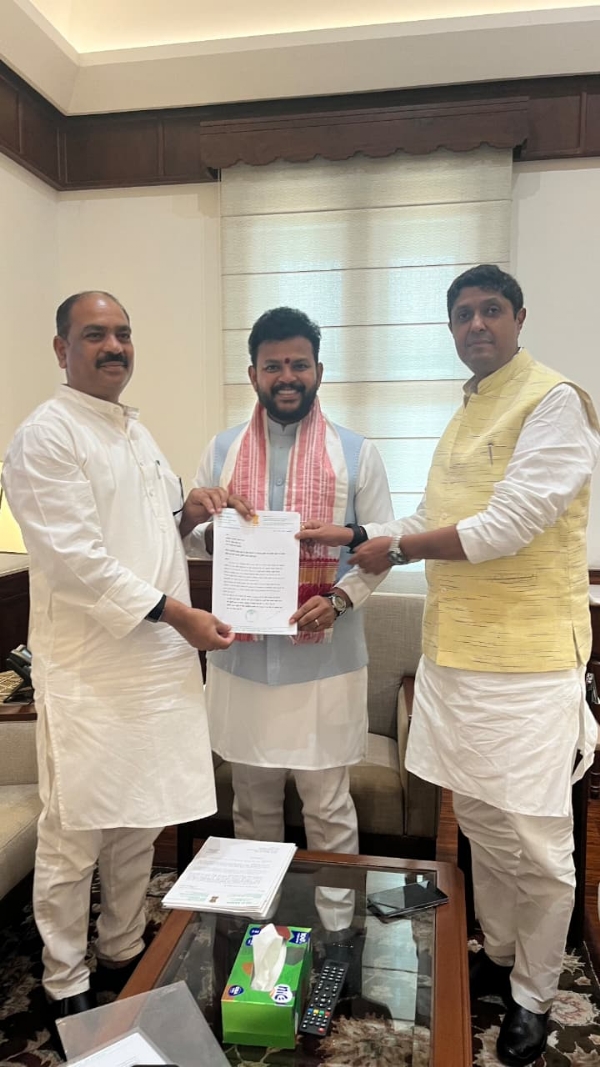 Prayagraj MP Ujjwal Raman Singh and Phulpur MP Praveen Patel met Union Civil Aviation Minister Kinjarapu Rammohan Naidu together