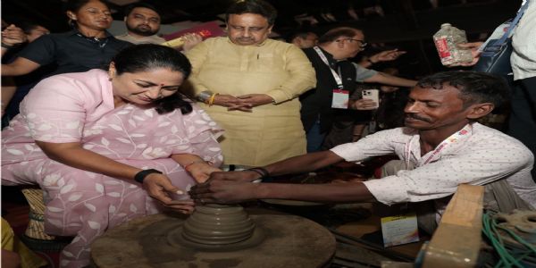 CM Rekha Gupta Attends Indian Trade Festival, Says Delhi Government Stands Firmly Behind Traders and Entrepreneurs