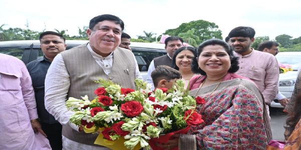 Phulpur unit accords grand welcome to IFFCO Chairman Dilip Sanghani