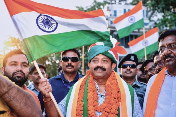 Nandi pays tribute to immortal martyrs and extended his heartfelt greetings
