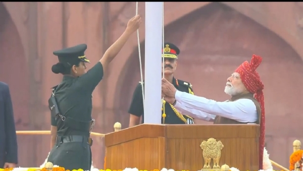 PM Modi hoists the national flag at the Red Fort as India marks its 80th Independence Day.