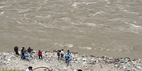 Vehicle plunges into rivulet, 5 workers of Pakal Dul Project killed