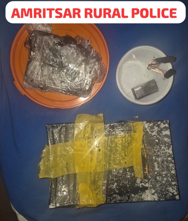 ਅੰਮ੍ਰਿਤਸਰ ਪੁਲਿਸ ਵੱਲੋਂ  ਬਰਾਮਦ ਕੀਤੀ ਗਈ ਆਈਈਡੀ।