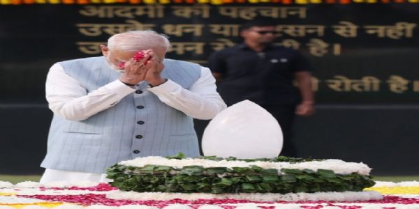 PM Modi Pays Tribute to Atal Bihari Vajpayee at ‘Sadaiv Atal’ on Former PM’s Death Anniversary