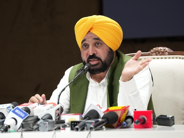 ਪ੍ਰੈੱਸ ਕਾਨਫਰੰਸ ਦੌਰਾਨ ਸੰਬੋਧਨ ਕਰਦੇ ਹੋਏ ਮੁੱਖ ਮੰਤਰੀ ਭਗਵੰਤ ਸਿੰਘ ਮਾਨ।