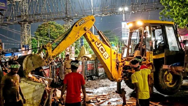 Bulldozer action Bulldozer action