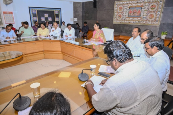 Water Resources Department Reviews Project Implementation and Expenditur Water Resources Department Reviews Project Implementation and Expenditur