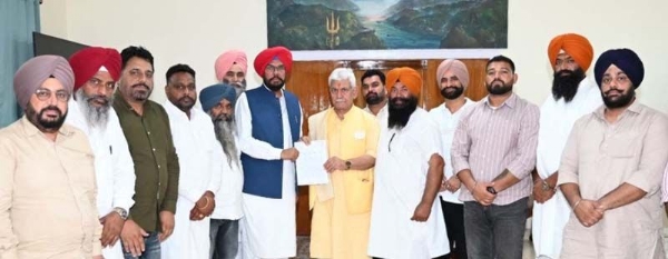 Punjab delegation, MLA call on LG