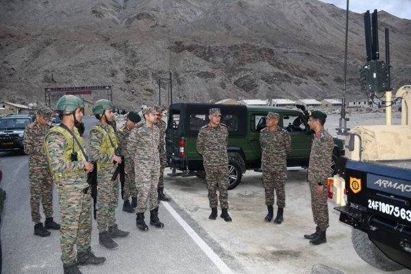 GoC Visits Forward Areas In Ladakh To Review Operational Readiness Of Formations