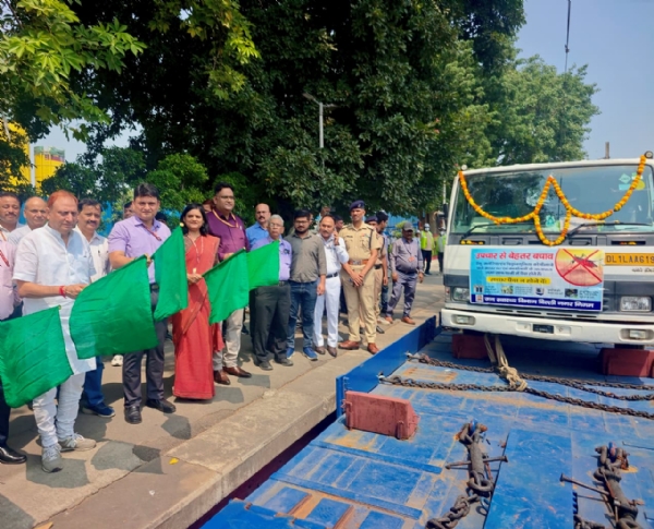 Mayor Pravesh Wahi flags off the ‘Mosquito Terminator Train 2026’.