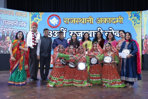 Student artists of the Rajasthani Academy. Student artists of the Rajasthani Academy.