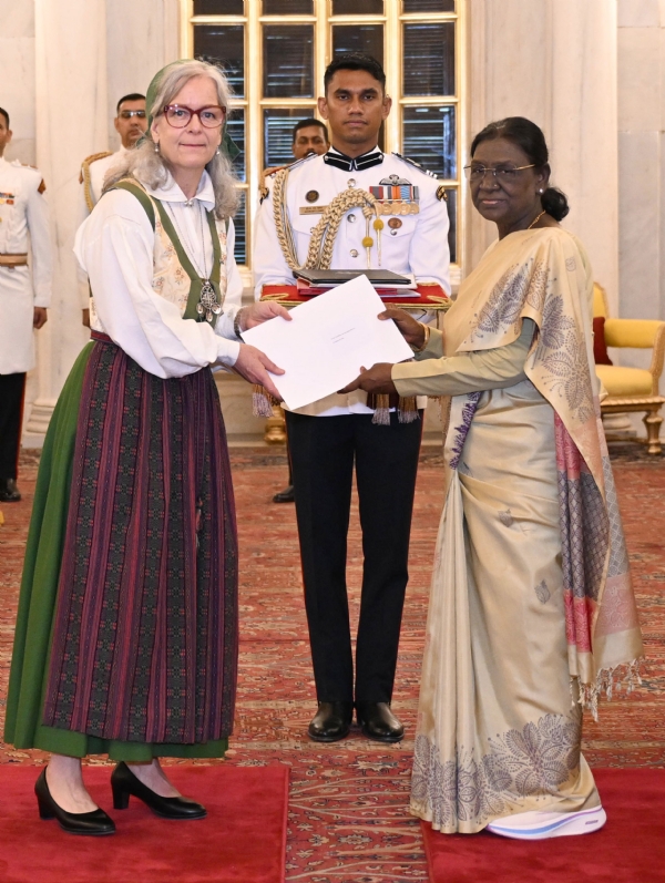 President Murmu Receives Credentials from Ambassadors and High Commissioner of Six Countries