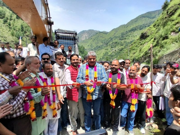 Shaheen lays foundation for Nachlana-Talab road